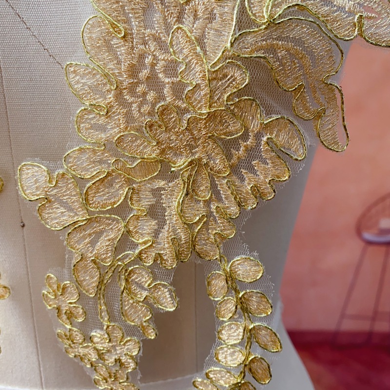 Złota koronka do dekoracji ślu – Embellish Craft recenzja i cena